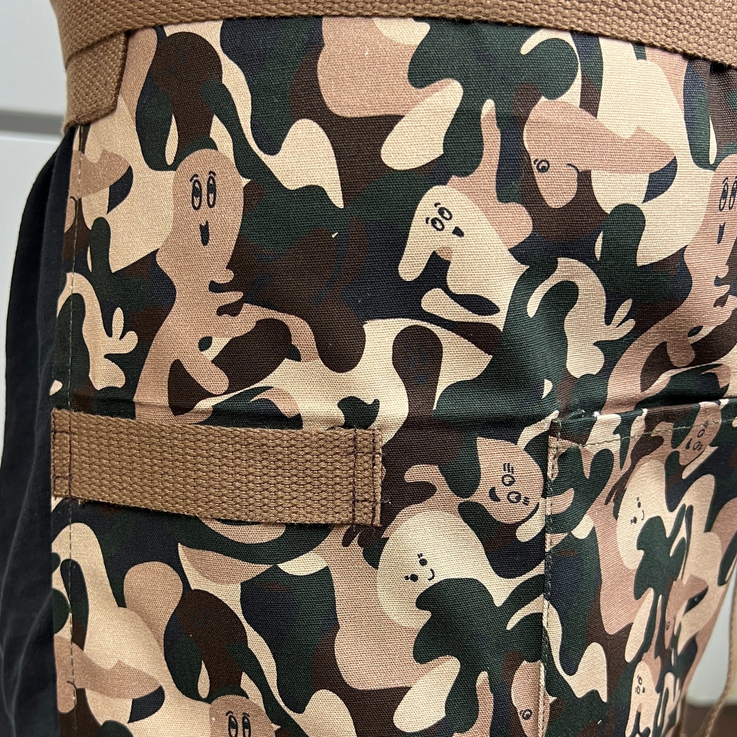 Apron-Adult | Happy Camo