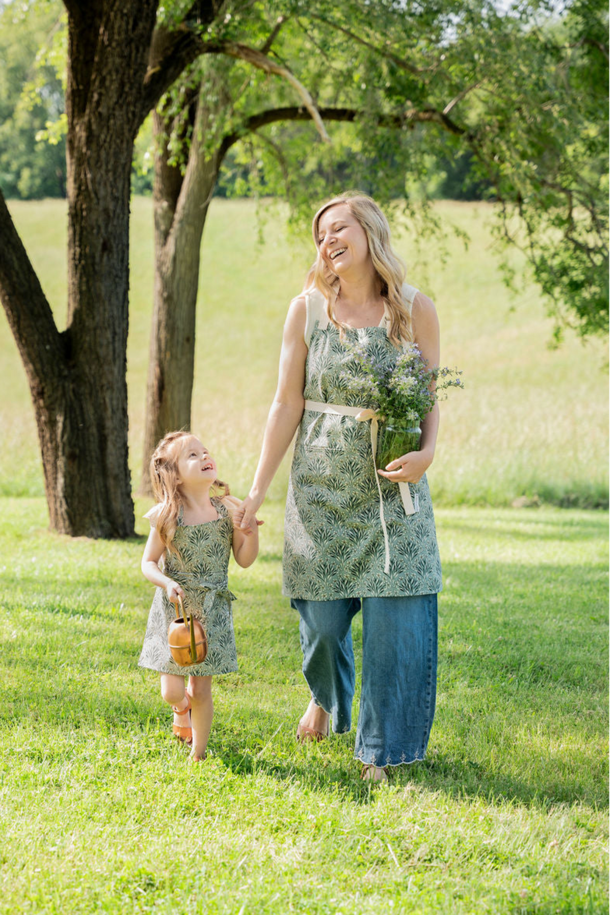Adult & Child Apron Matching Sets | Cyndi's Centerpiece